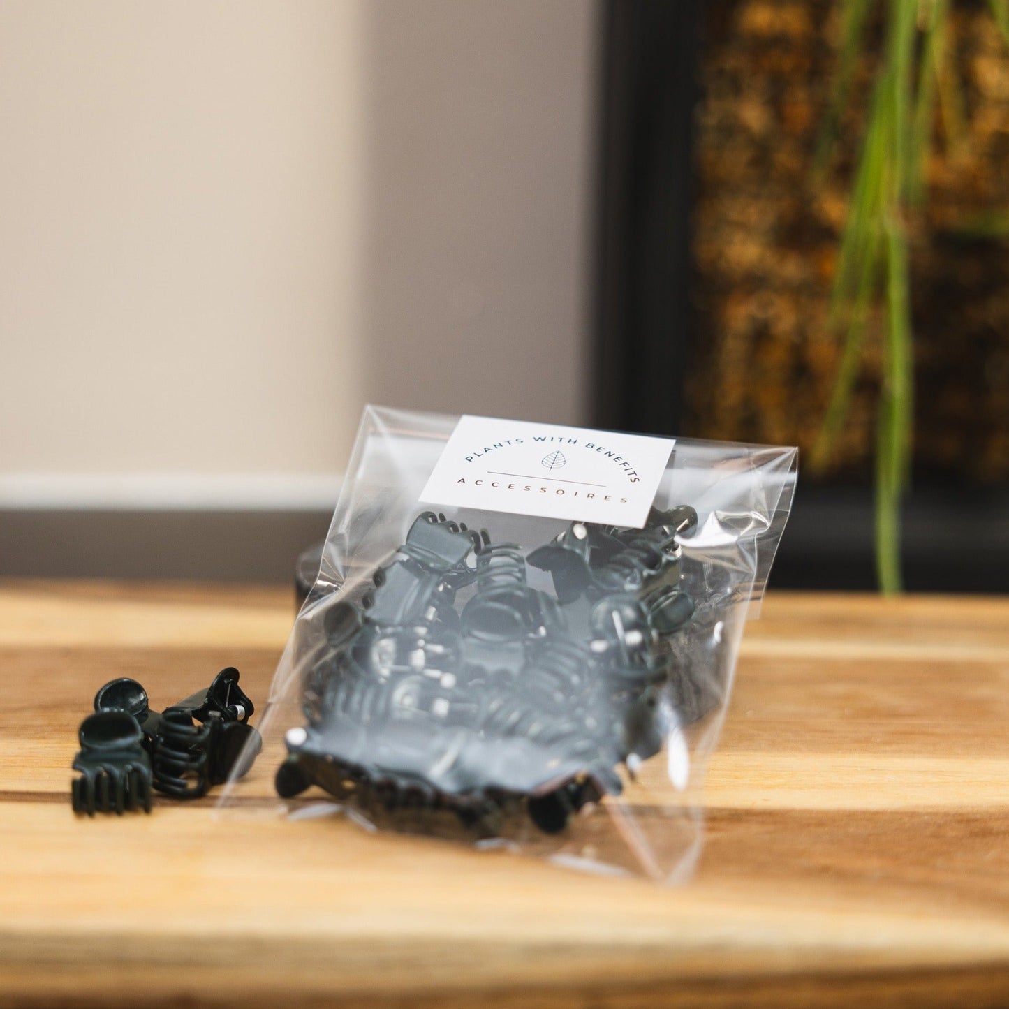 Plant clips green - PLANTS WITH BENEFITS